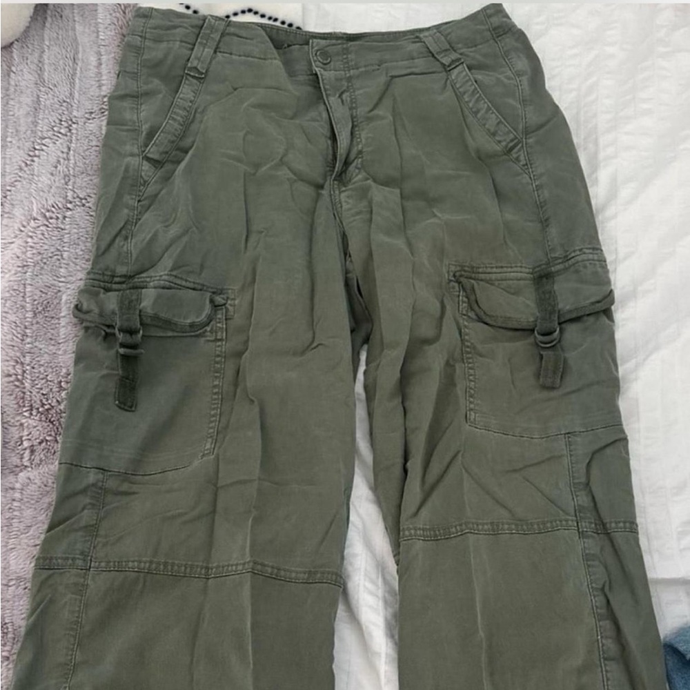 American Eagle Outfitters Green Cargos
